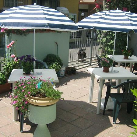Sirenapop Concept B&B Rivazzurra Di Rimini Екстериор снимка