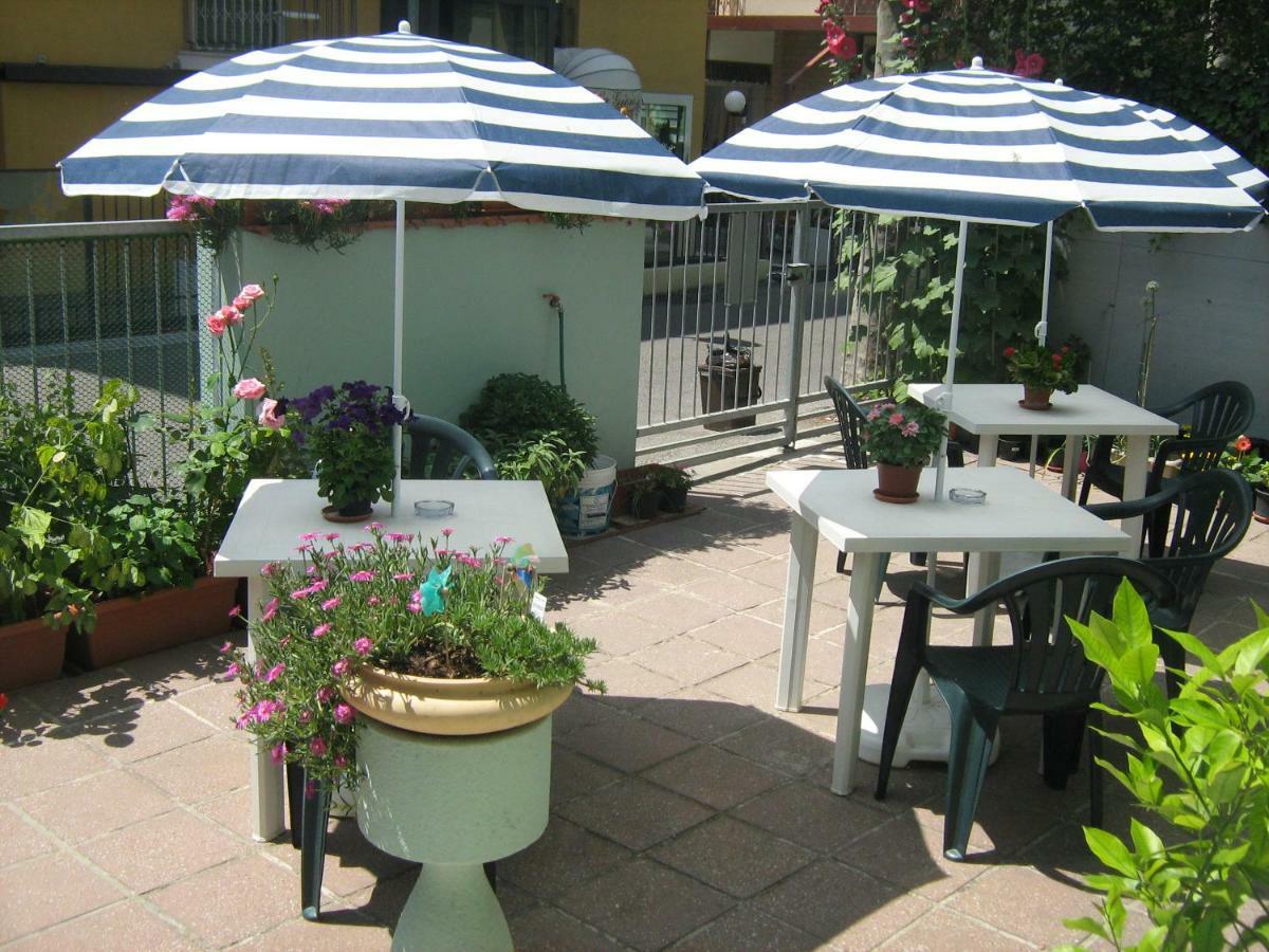 Sirenapop Concept B&B Rivazzurra Di Rimini Екстериор снимка