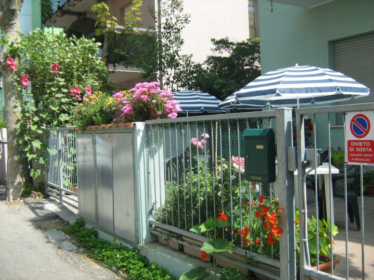 Sirenapop Concept B&B Rivazzurra Di Rimini Екстериор снимка
