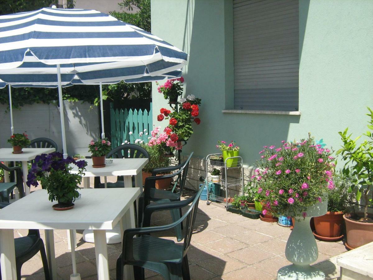 Sirenapop Concept B&B Rivazzurra Di Rimini Екстериор снимка
